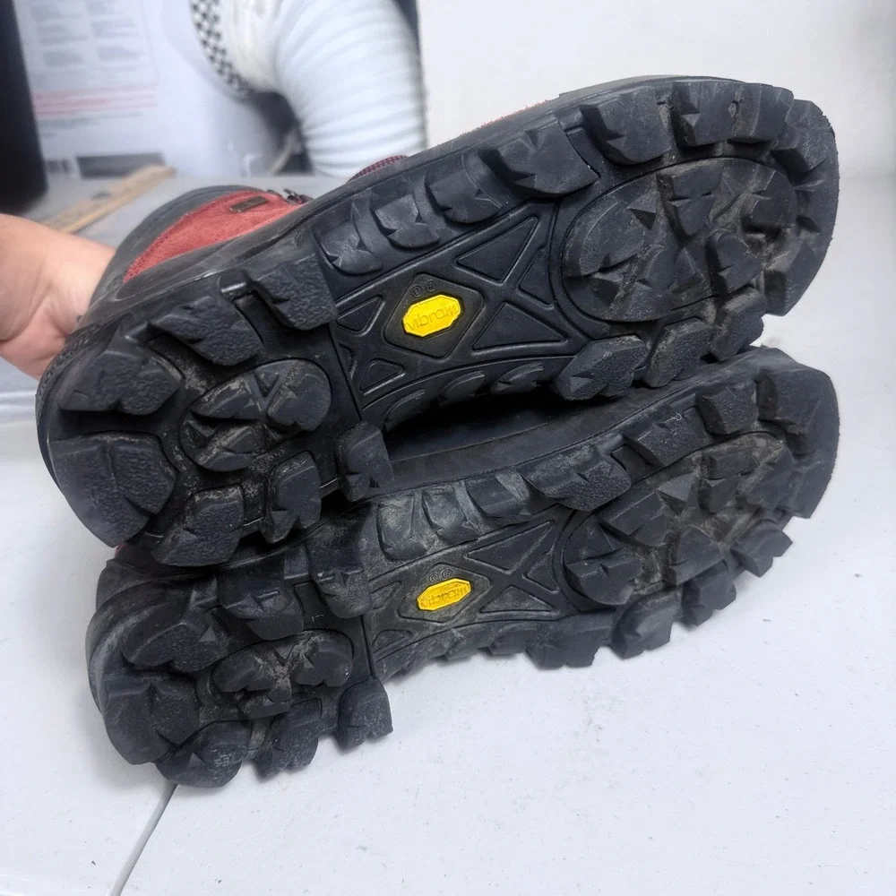 Tecnica hiking boots
